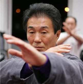 팔짱끼기02.jpg